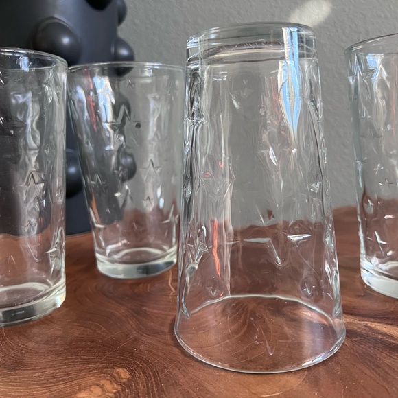 ✨SOLD✨ Vintage star engraved whimsical glass tumblers ⭐️ - Picture 3 of 4
